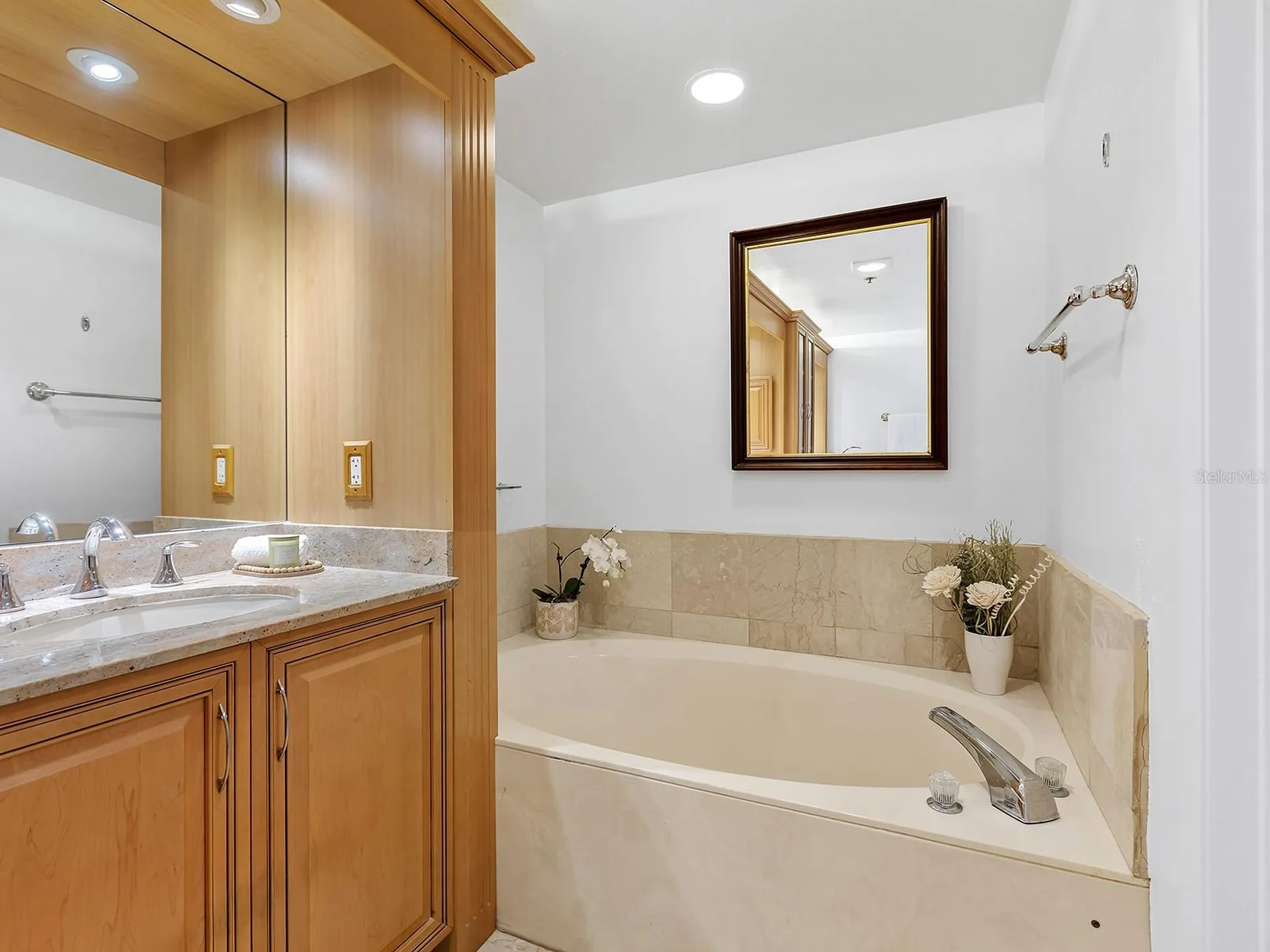 1255 N Gulfstream Avenue Sarasota FL 34236