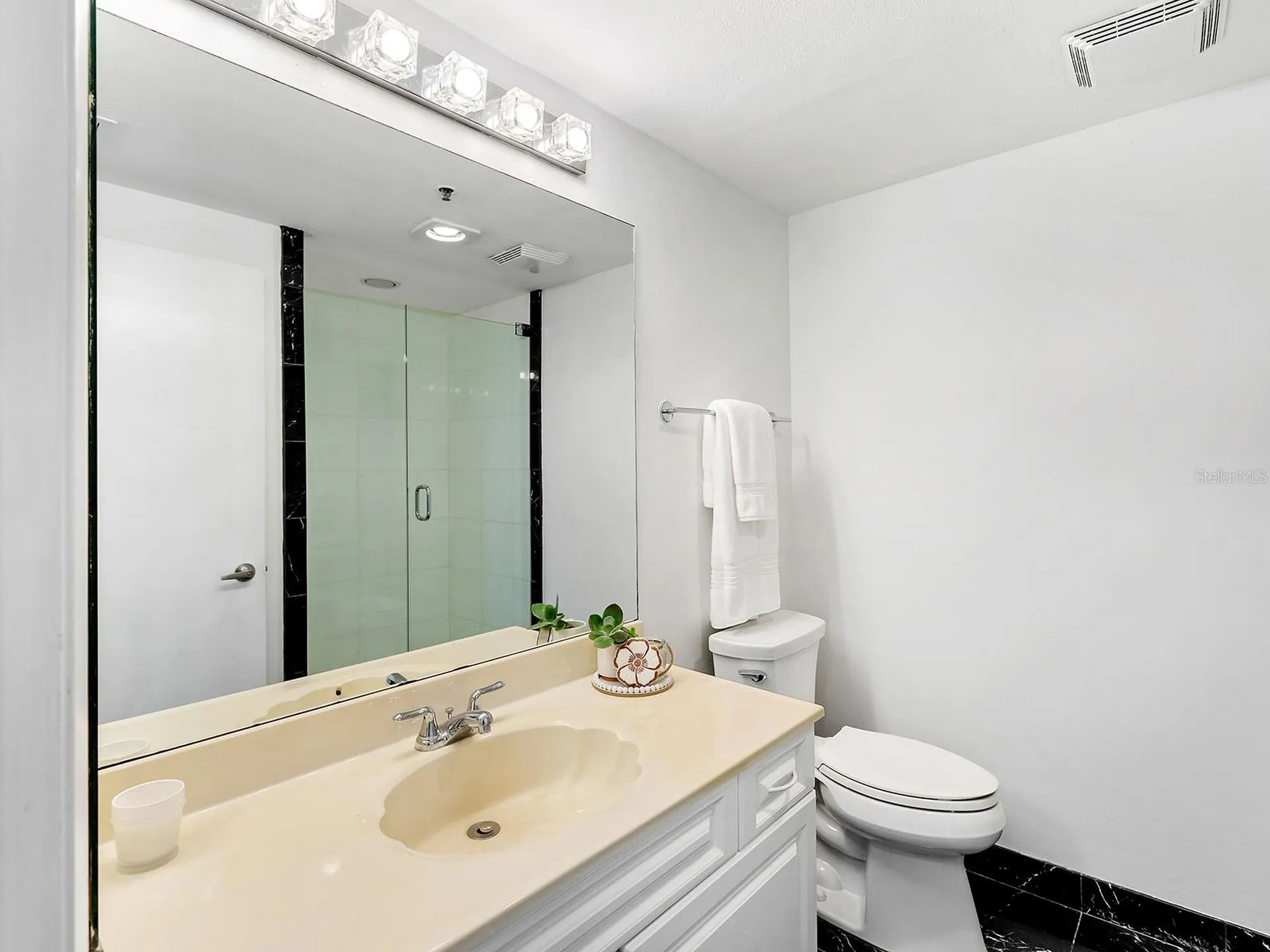1255 N Gulfstream Avenue Sarasota FL 34236
