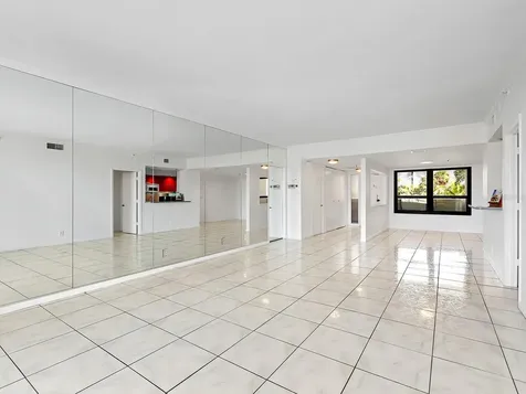 1255 N Gulfstream Avenue Sarasota FL 34236