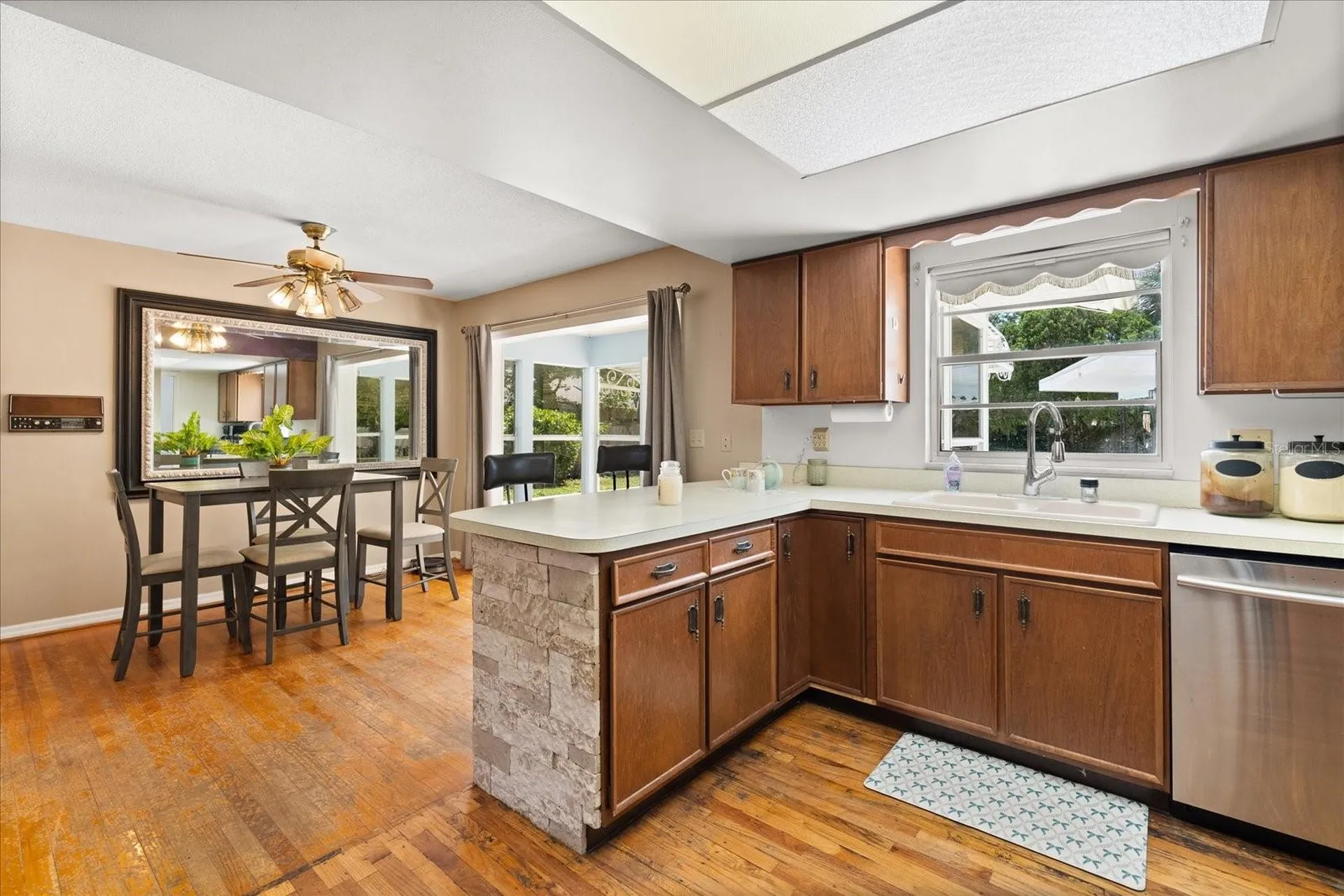 2906 E Grant Avenue Orlando FL 32806