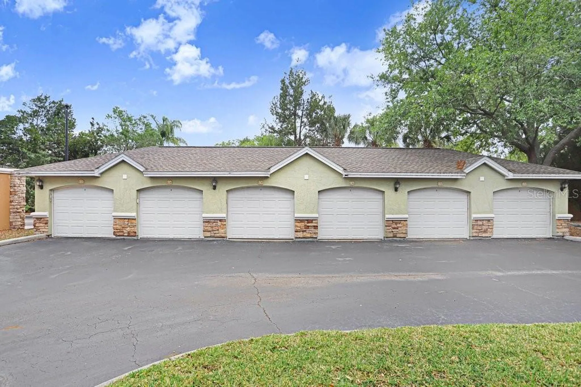 2407 Courtney Meadows Court Tampa FL 33619