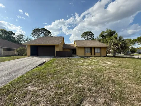 9085 Heather Boulevard Weeki Wachee FL 34613