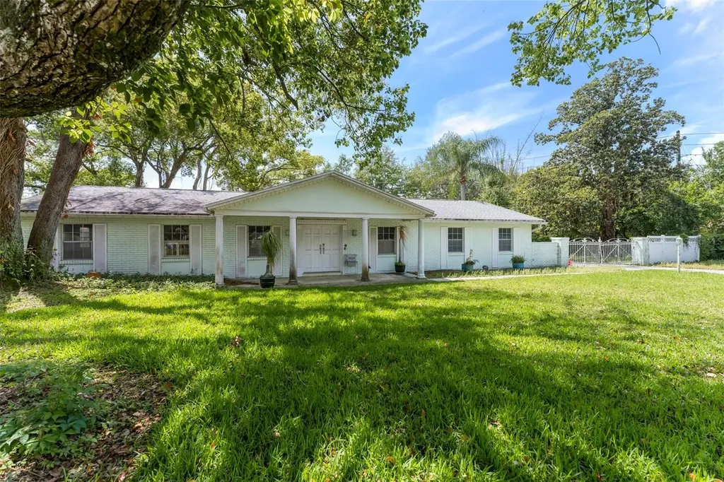 300 Monticello Drive Altamonte Springs FL 32701
