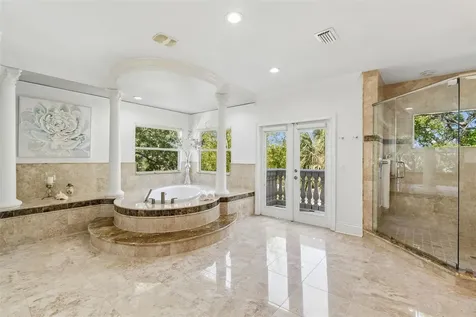 6233 Bayshore Boulevard Tampa FL 33611