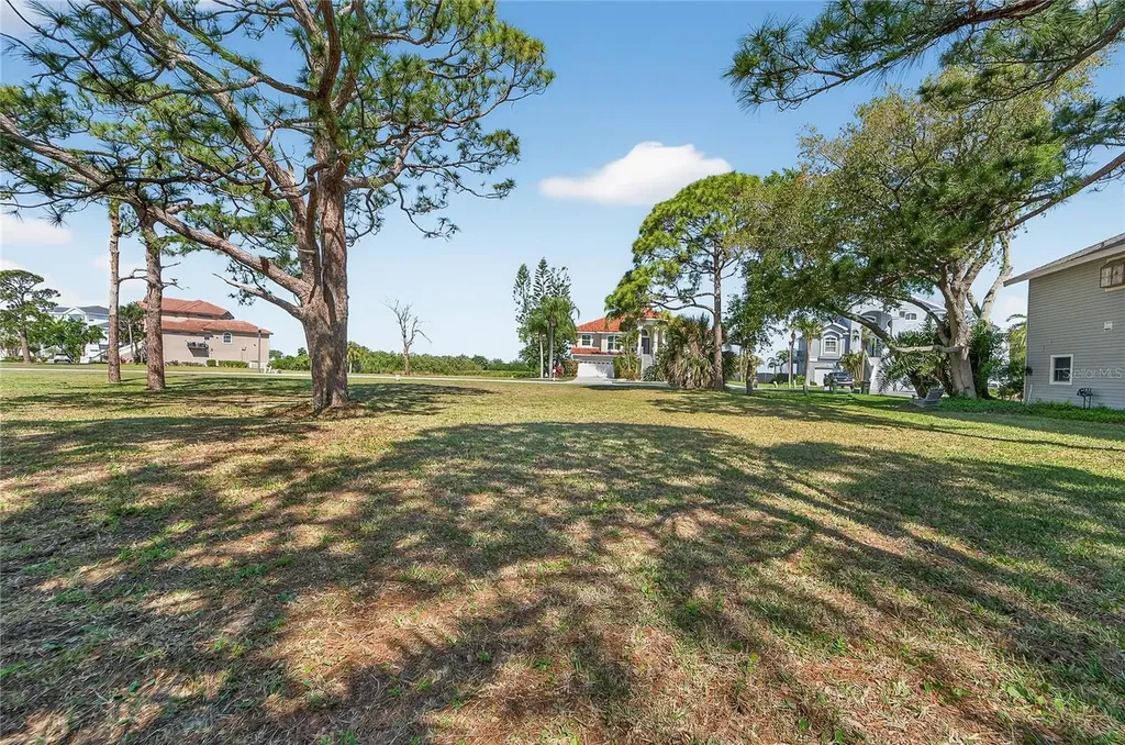 N Pointe Alexis Drive Tarpon Springs FL 34689
