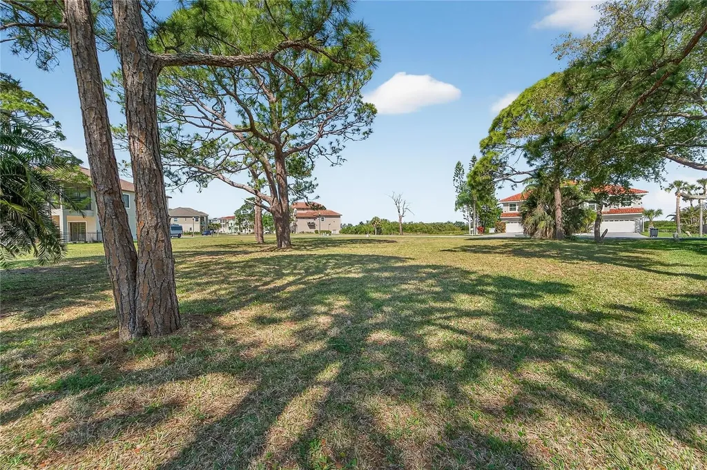 N Pointe Alexis Drive Tarpon Springs FL 34689