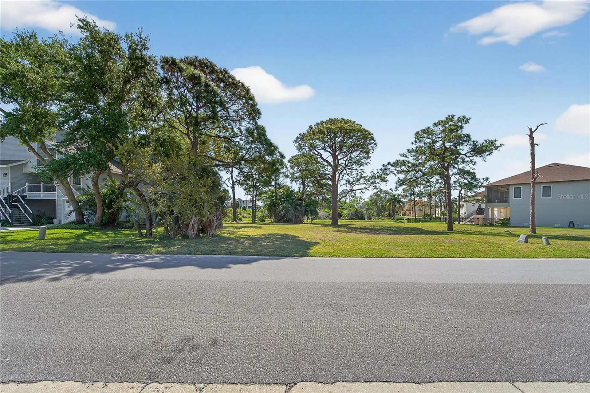 N Pointe Alexis Drive Tarpon Springs FL 34689