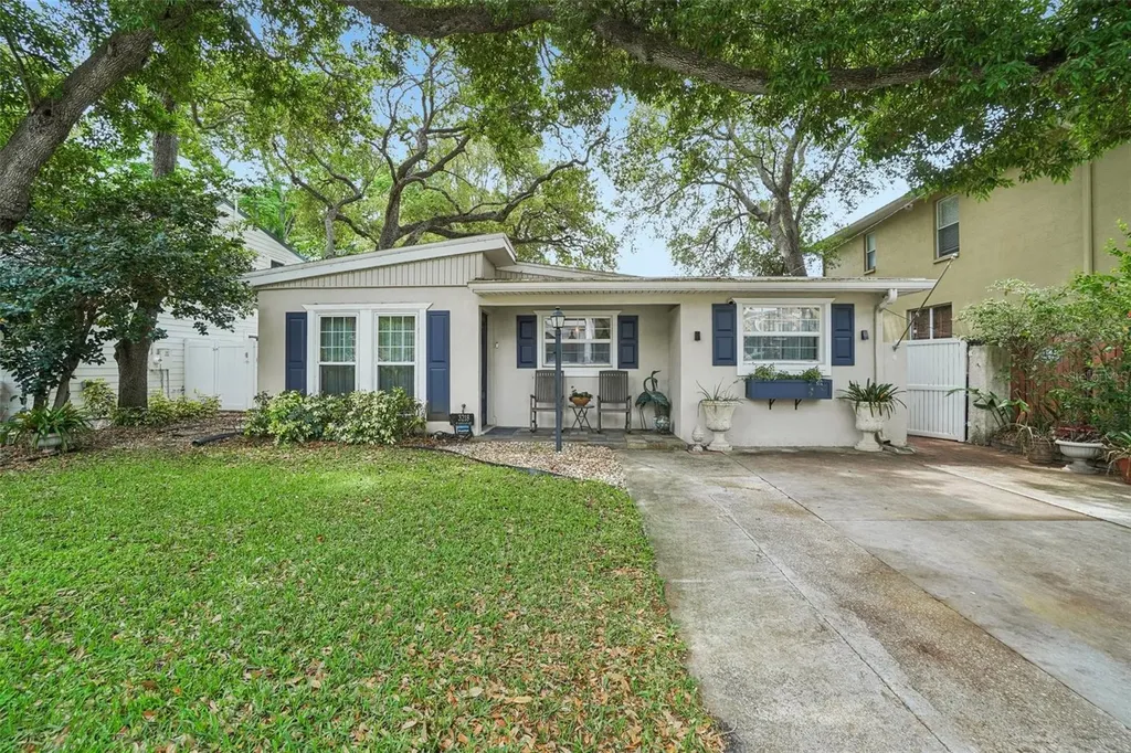 3218 W Oakellar Avenue Tampa FL 33611