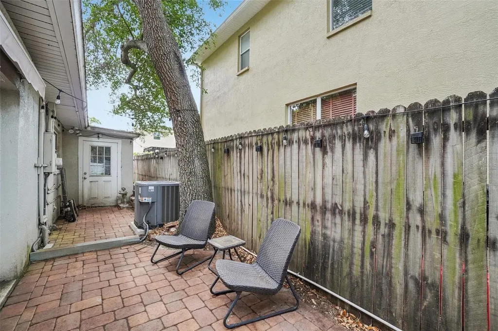 3218 W Oakellar Avenue Tampa FL 33611