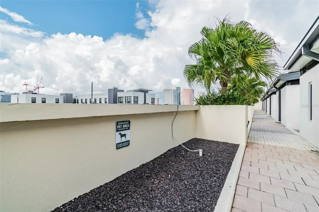 1208 E Kennedy Boulevard Tampa FL 33602
