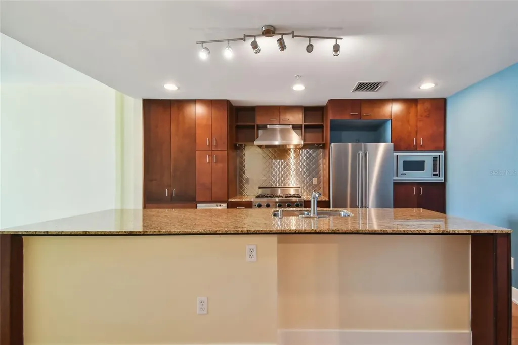 1208 E Kennedy Boulevard Tampa FL 33602