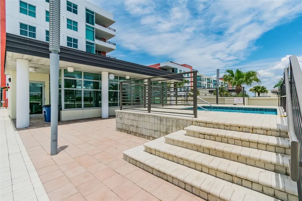 1208 E Kennedy Boulevard Tampa FL 33602