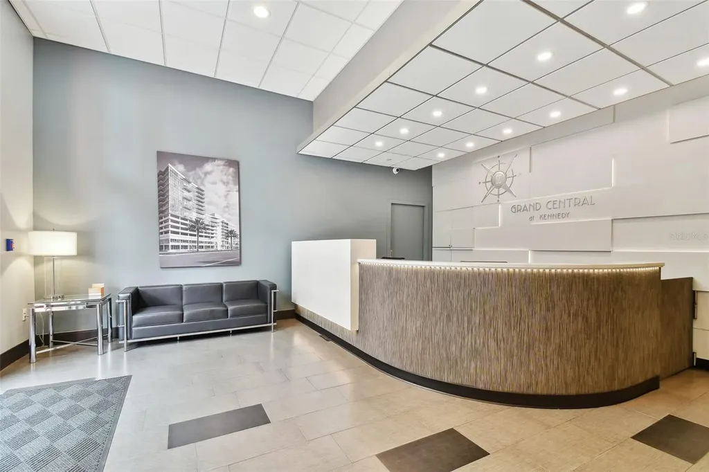 1208 E Kennedy Boulevard Tampa FL 33602