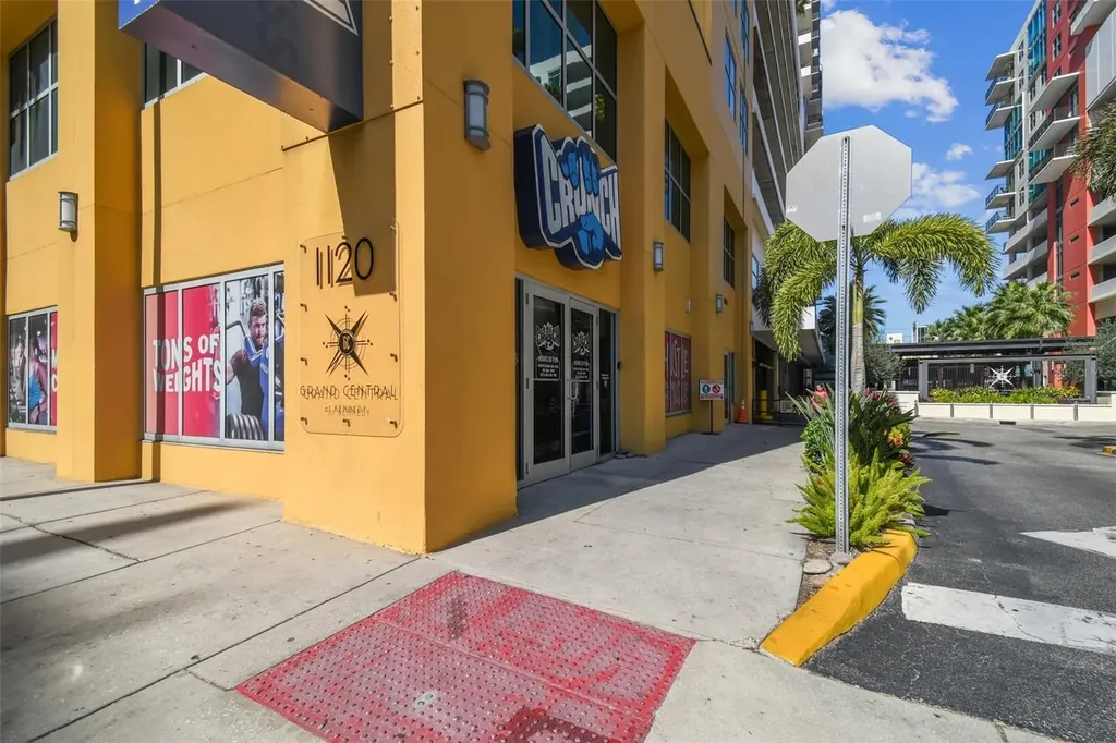 1208 E Kennedy Boulevard Tampa FL 33602