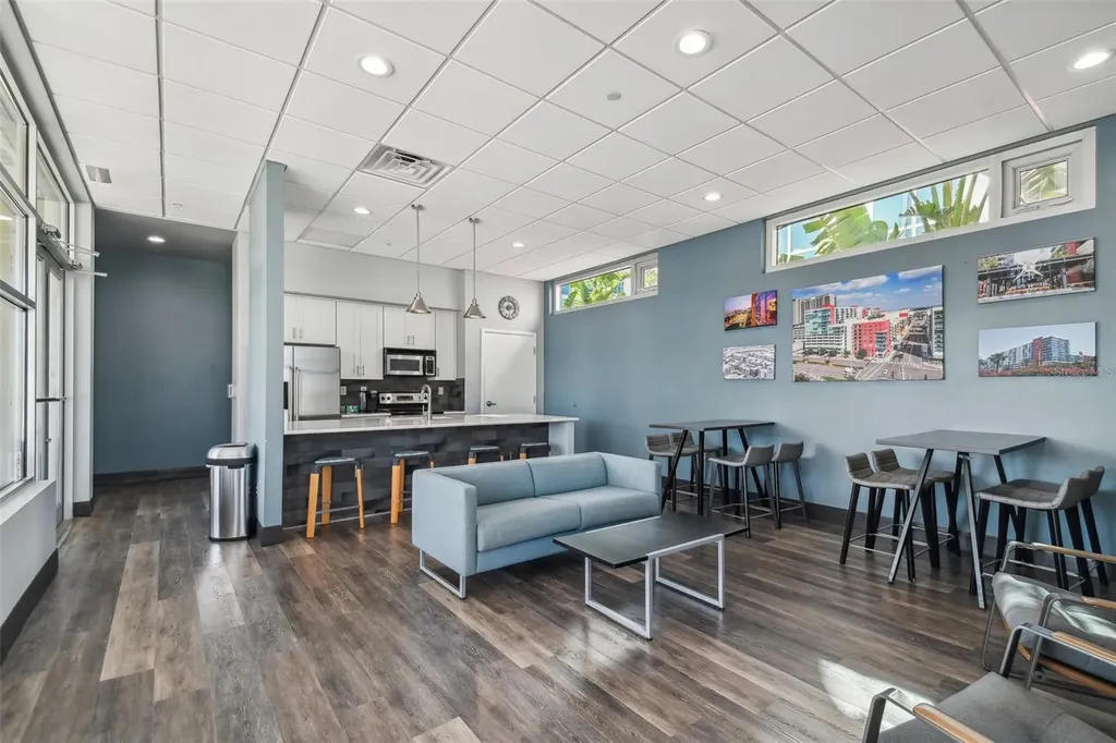 1208 E Kennedy Boulevard Tampa FL 33602