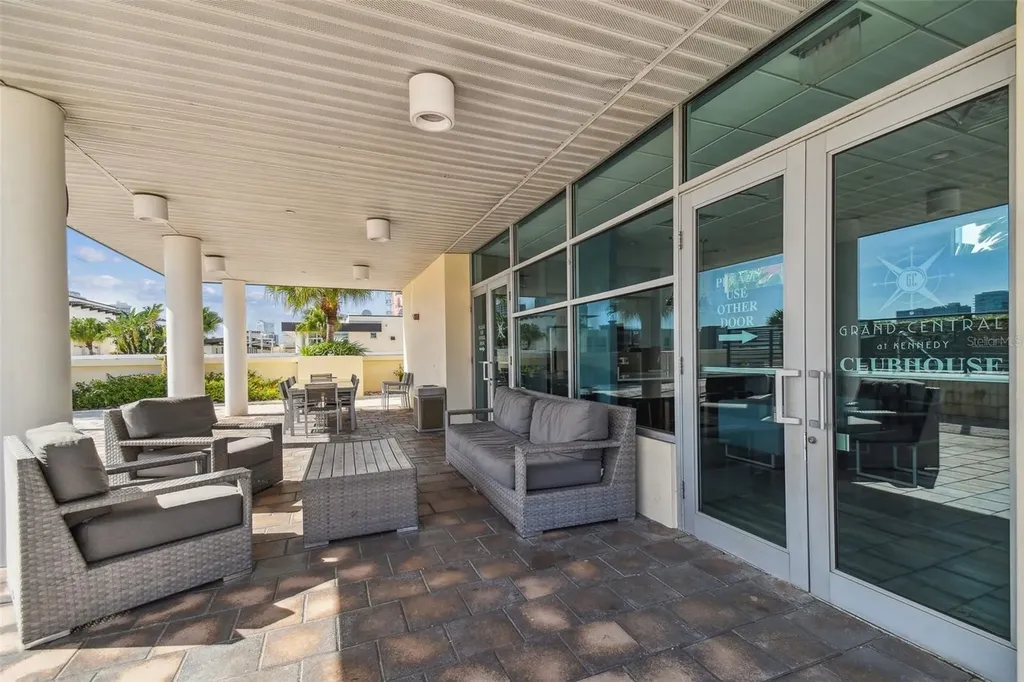 1208 E Kennedy Boulevard Tampa FL 33602