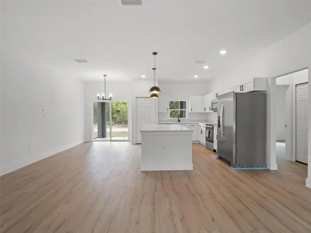 110 Guava Place Drive Ocklawaha FL 32179