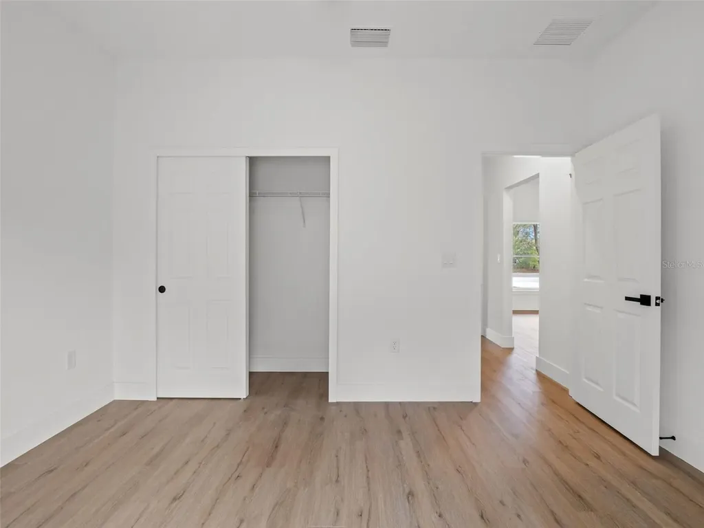110 Guava Place Drive Ocklawaha FL 32179