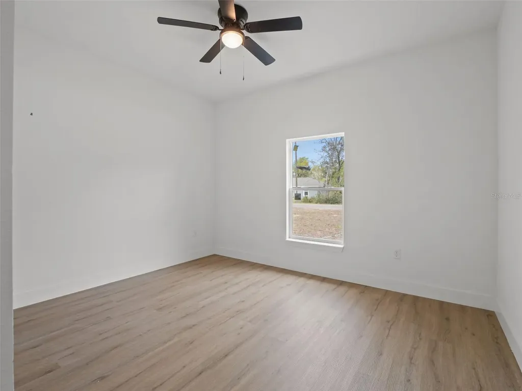 110 Guava Place Drive Ocklawaha FL 32179