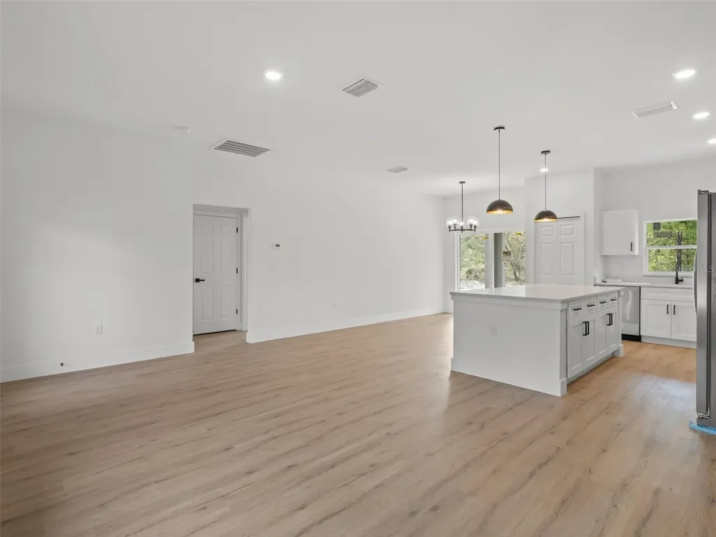 110 Guava Place Drive Ocklawaha FL 32179