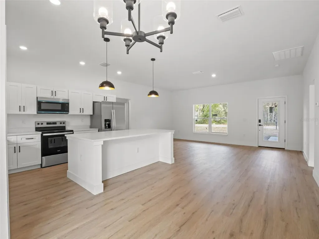 110 Guava Place Drive Ocklawaha FL 32179