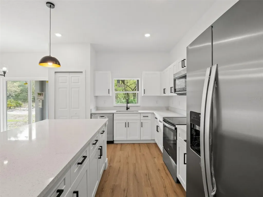 110 Guava Place Drive Ocklawaha FL 32179