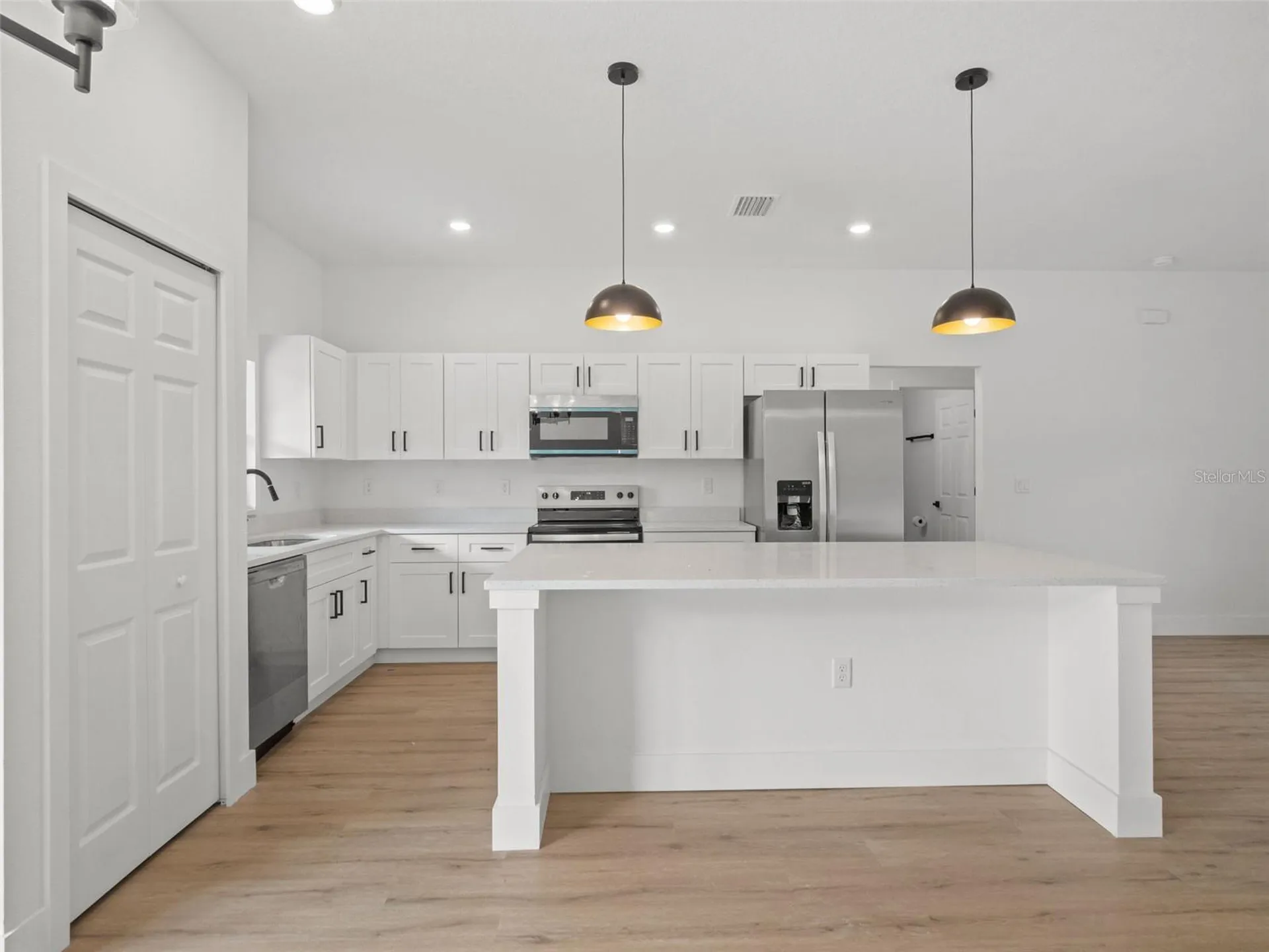 110 Guava Place Drive Ocklawaha FL 32179