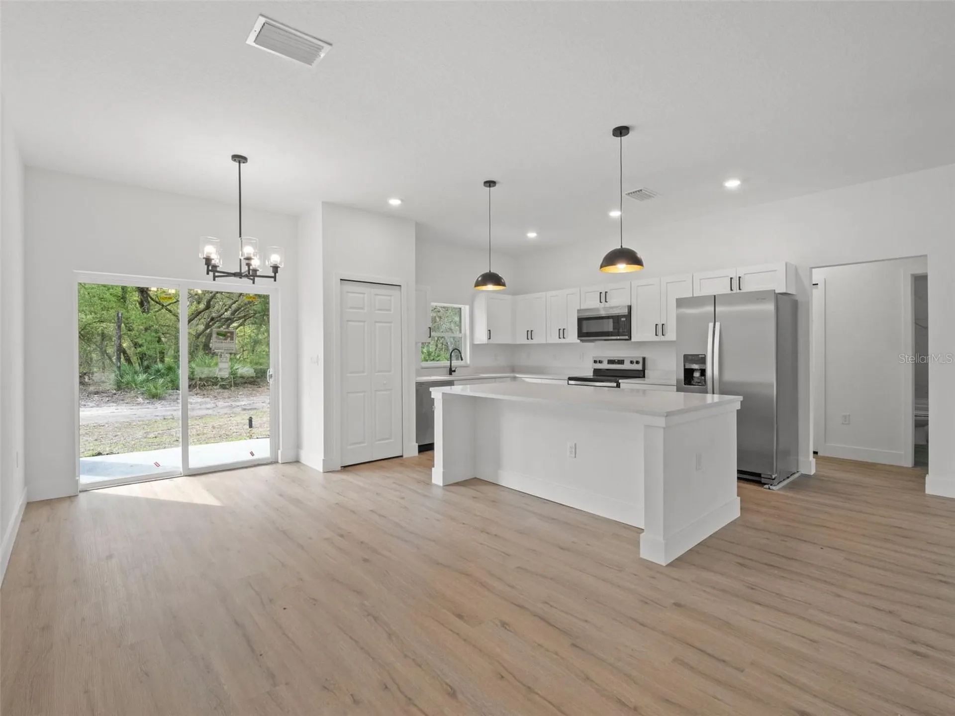 110 Guava Place Drive Ocklawaha FL 32179