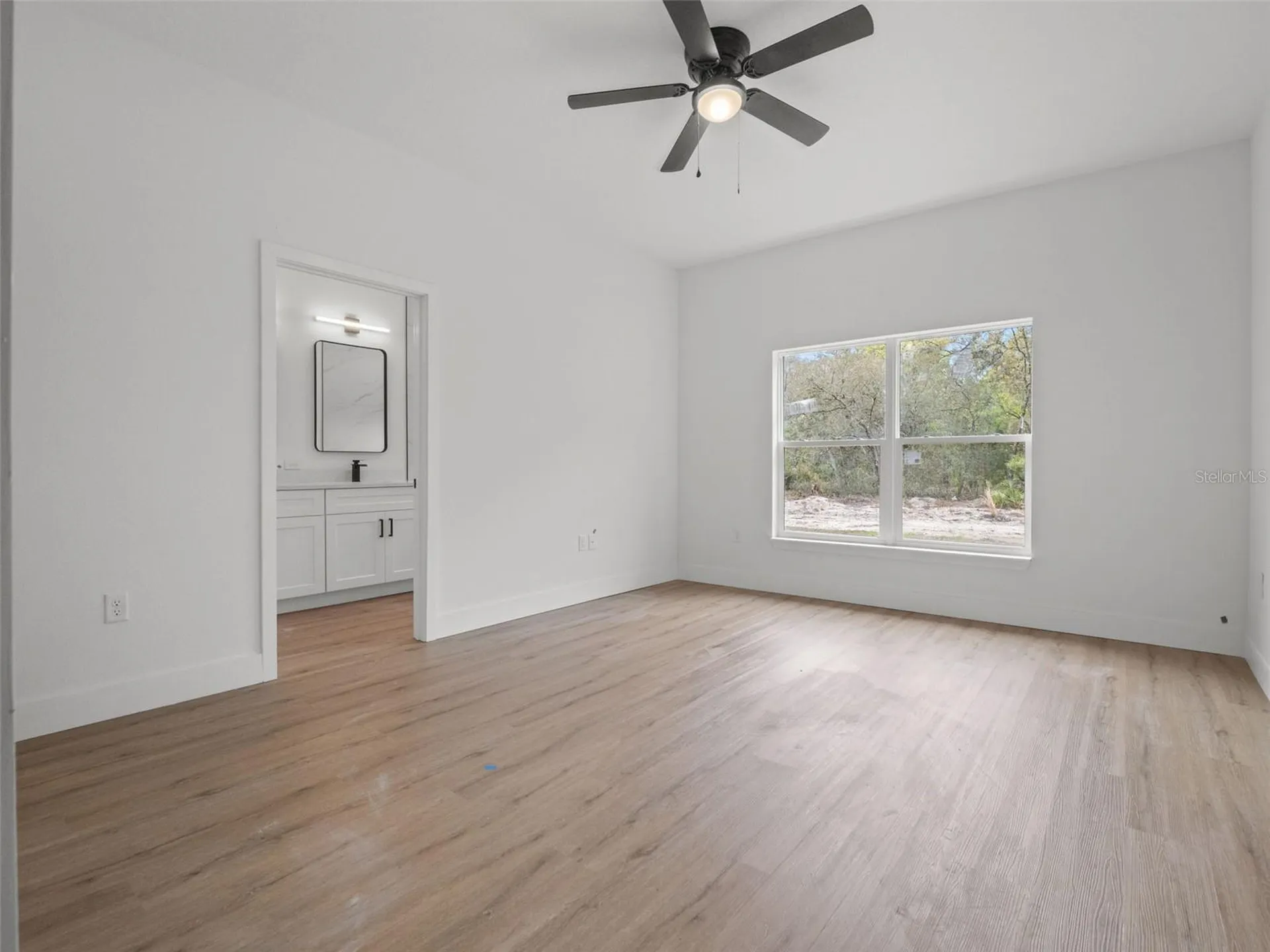110 Guava Place Drive Ocklawaha FL 32179
