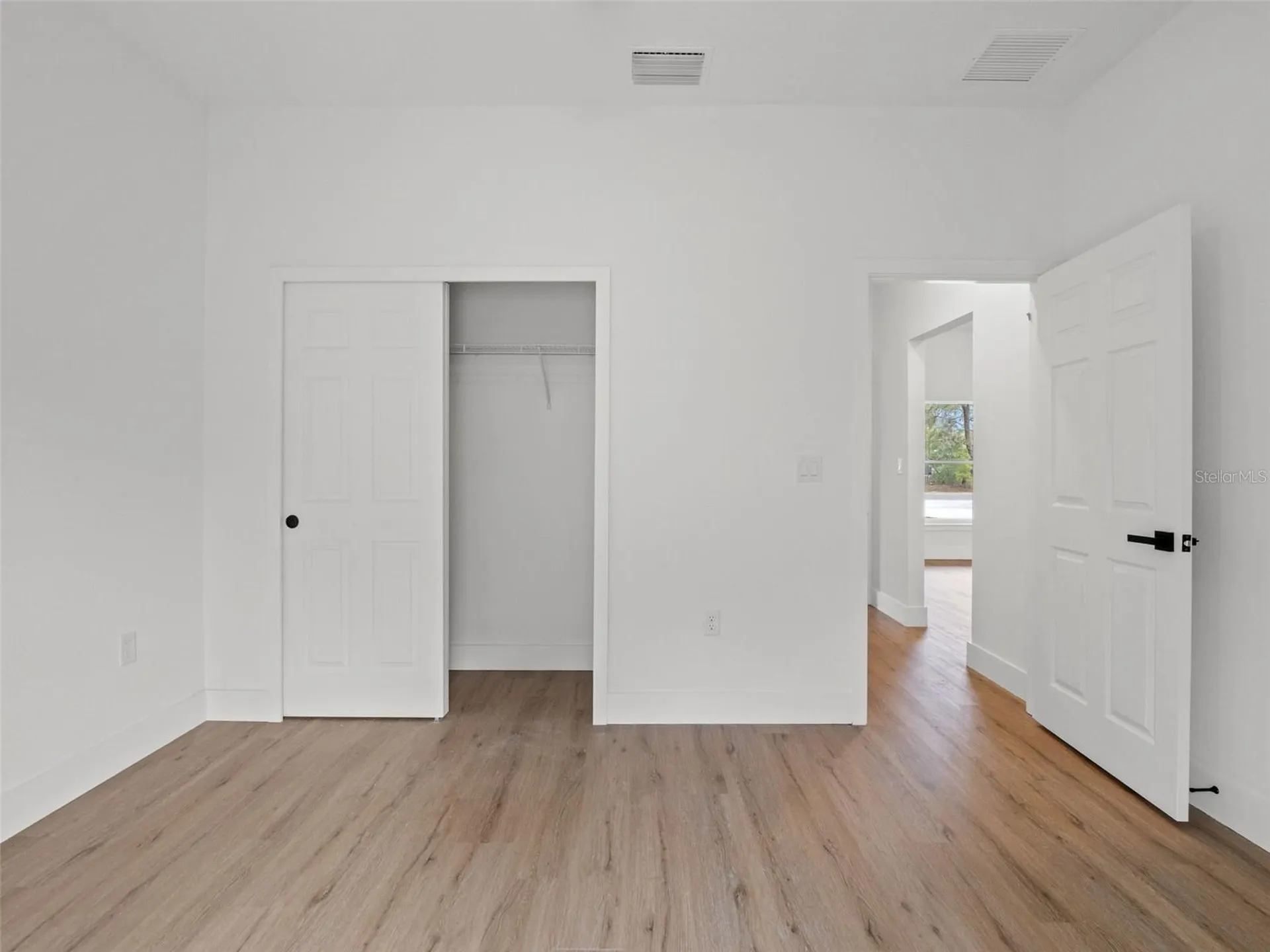 110 Guava Place Drive Ocklawaha FL 32179