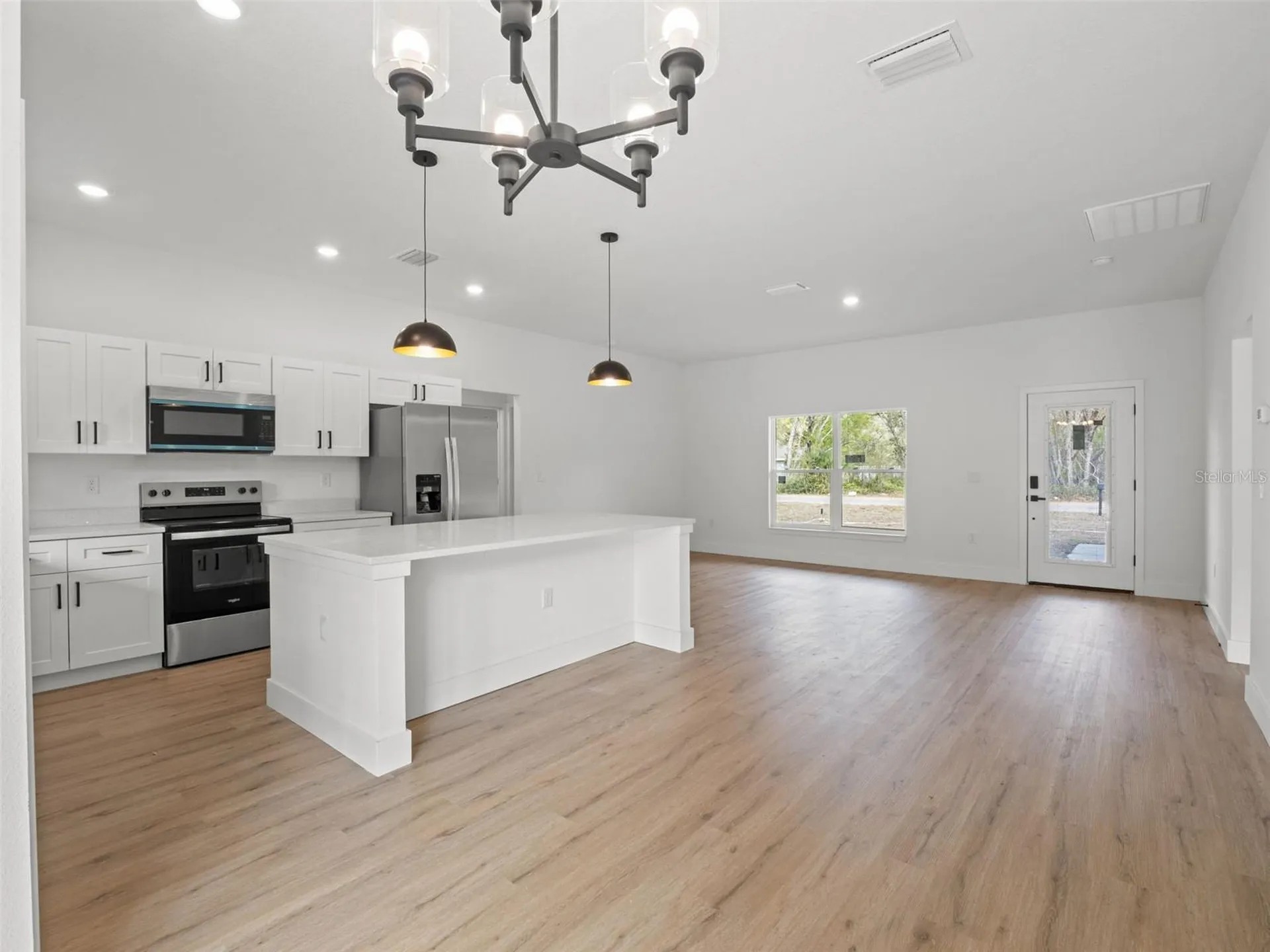 110 Guava Place Drive Ocklawaha FL 32179