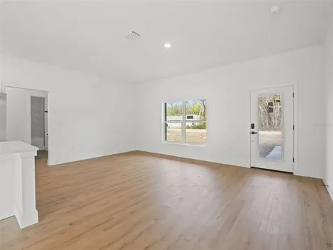 110 Guava Place Drive Ocklawaha FL 32179