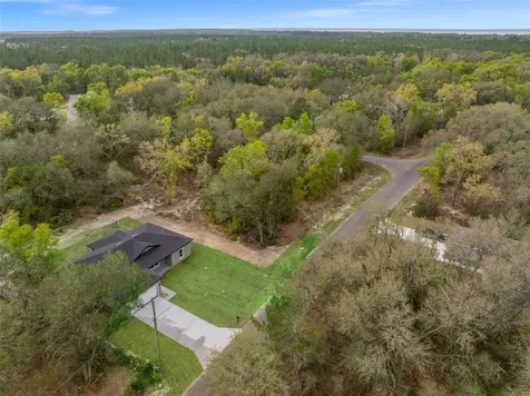 110 Guava Place Drive Ocklawaha FL 32179