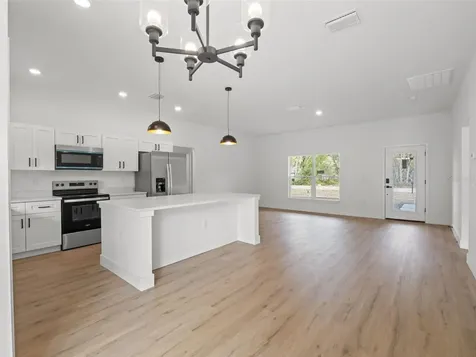110 Guava Place Drive Ocklawaha FL 32179