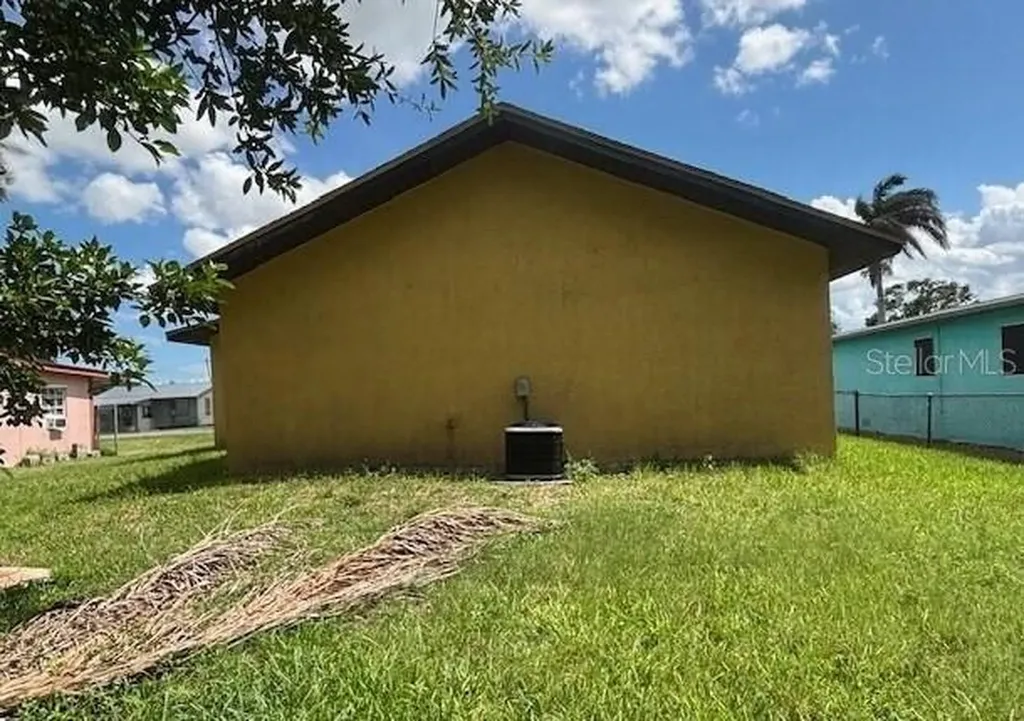 943 Della Tobias Avenue Clewiston FL 33440