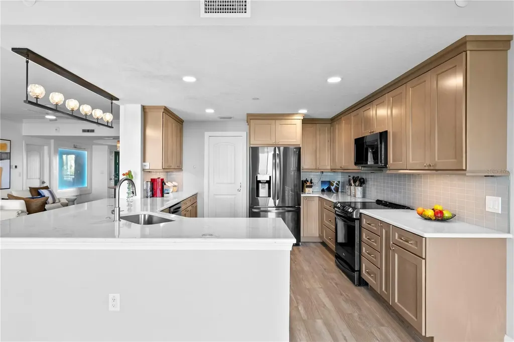 4780 Dolphin Cay Lane S St Petersburg FL 33711