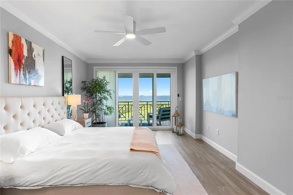 4780 Dolphin Cay Lane S St Petersburg FL 33711