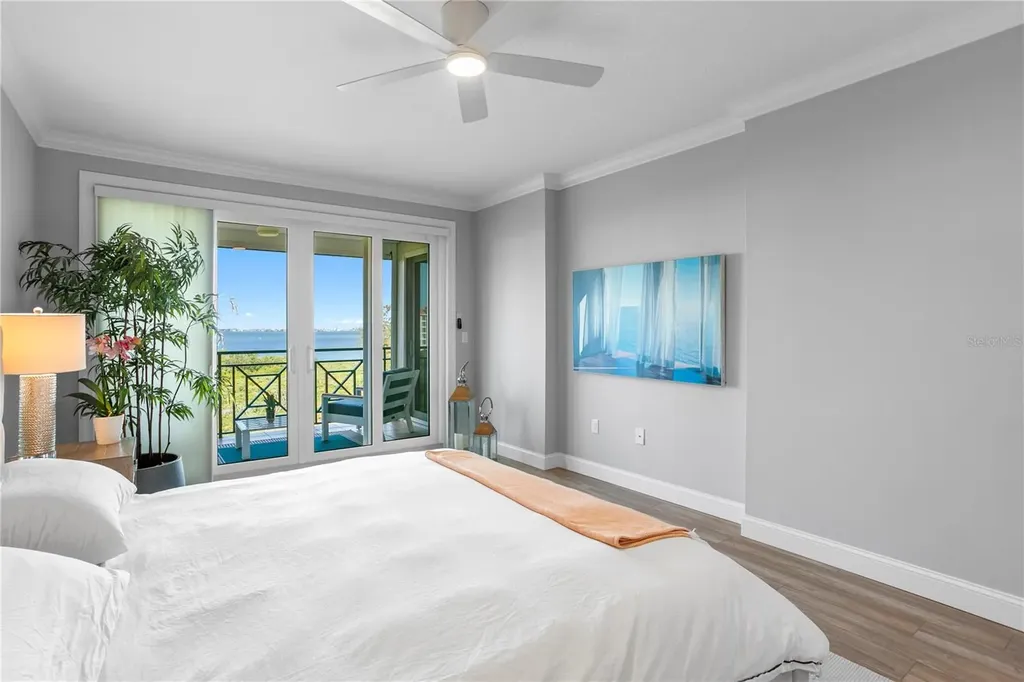 4780 Dolphin Cay Lane S St Petersburg FL 33711