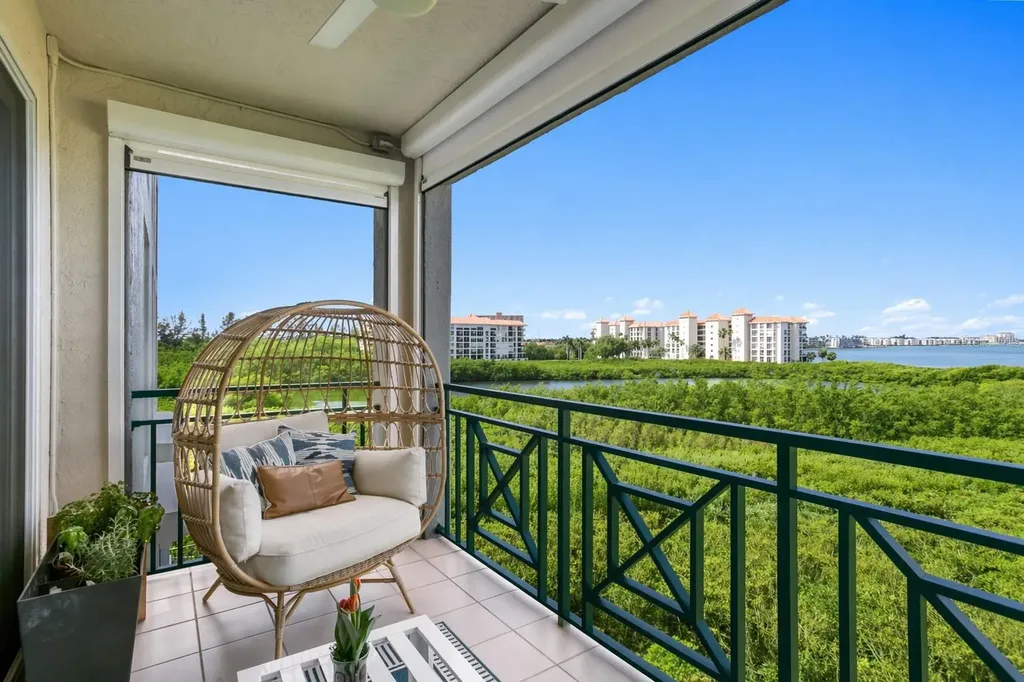 4780 Dolphin Cay Lane S St Petersburg FL 33711