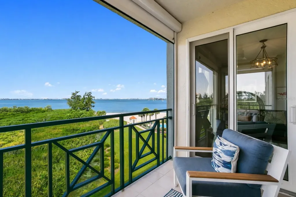 4780 Dolphin Cay Lane S St Petersburg FL 33711
