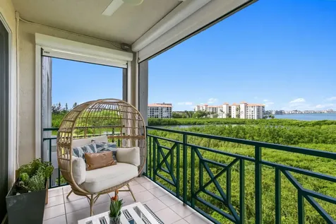 4780 Dolphin Cay Lane S St Petersburg FL 33711