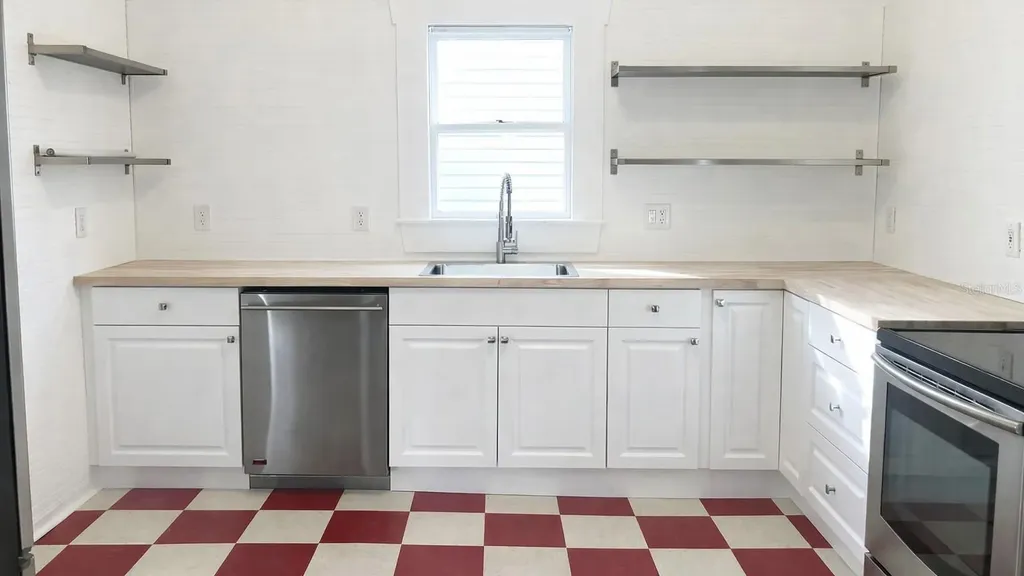 2707 N 19th Street Tampa FL 33605