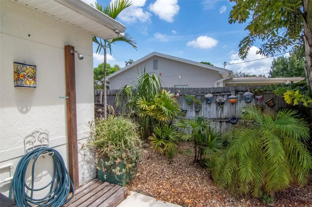6468 17th Terrace N St Petersburg FL 33710