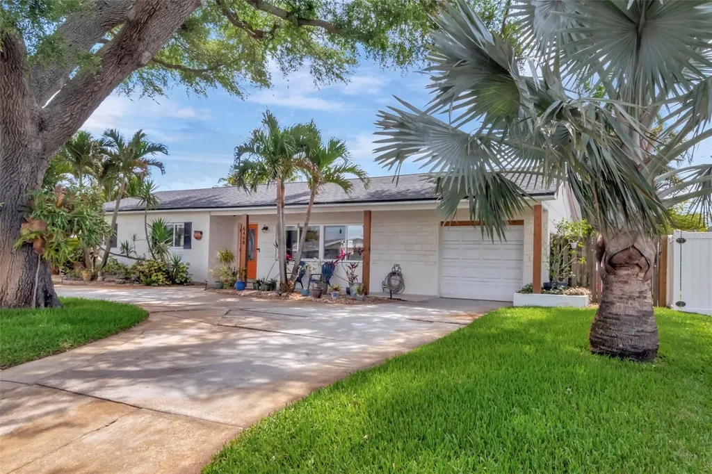 6468 17th Terrace N St Petersburg FL 33710