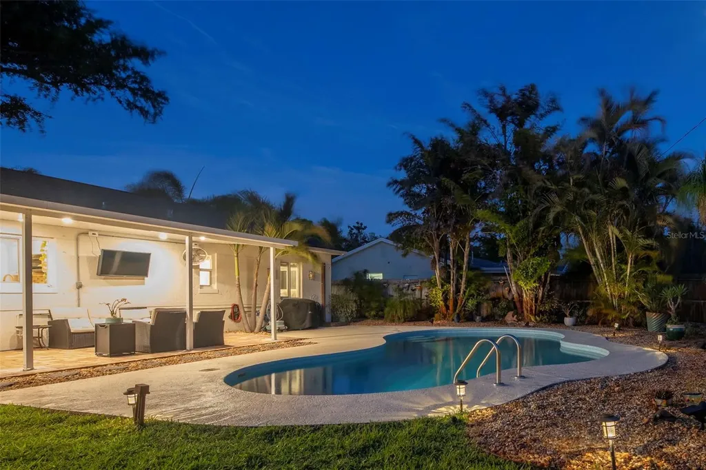 6468 17th Terrace N St Petersburg FL 33710