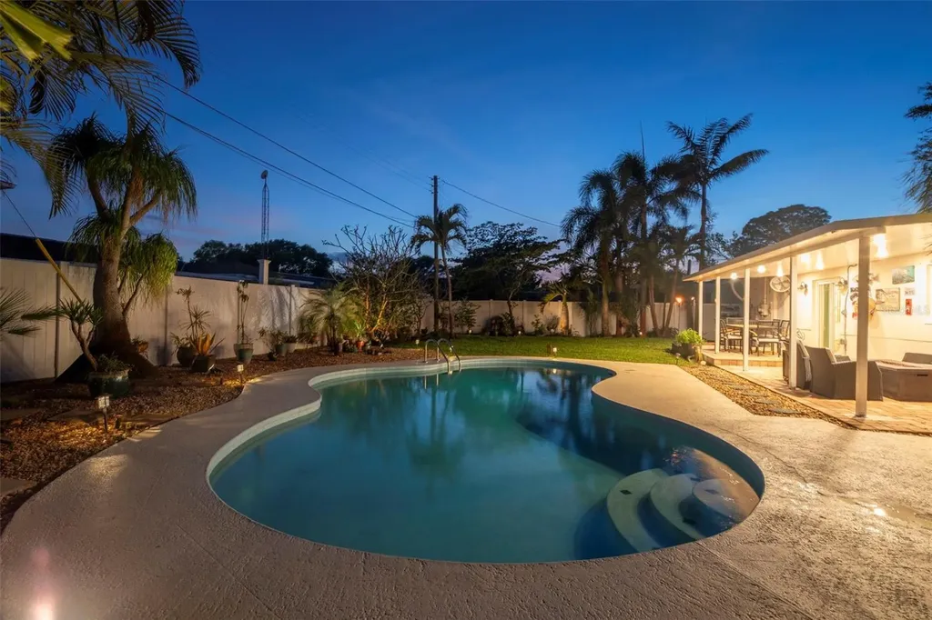 6468 17th Terrace N St Petersburg FL 33710