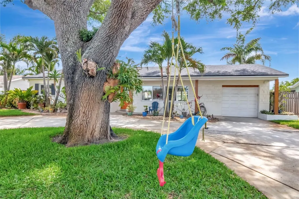 6468 17th Terrace N St Petersburg FL 33710
