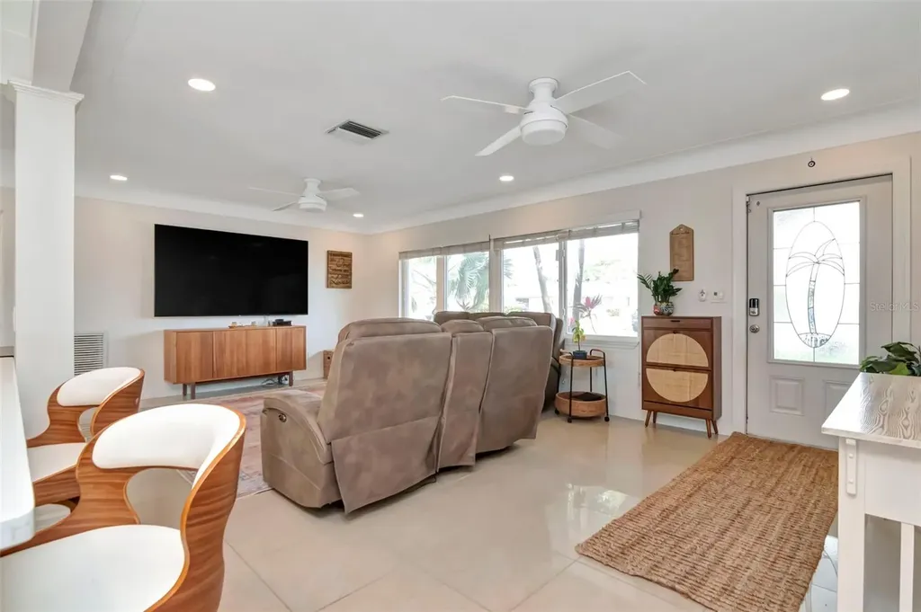 6468 17th Terrace N St Petersburg FL 33710