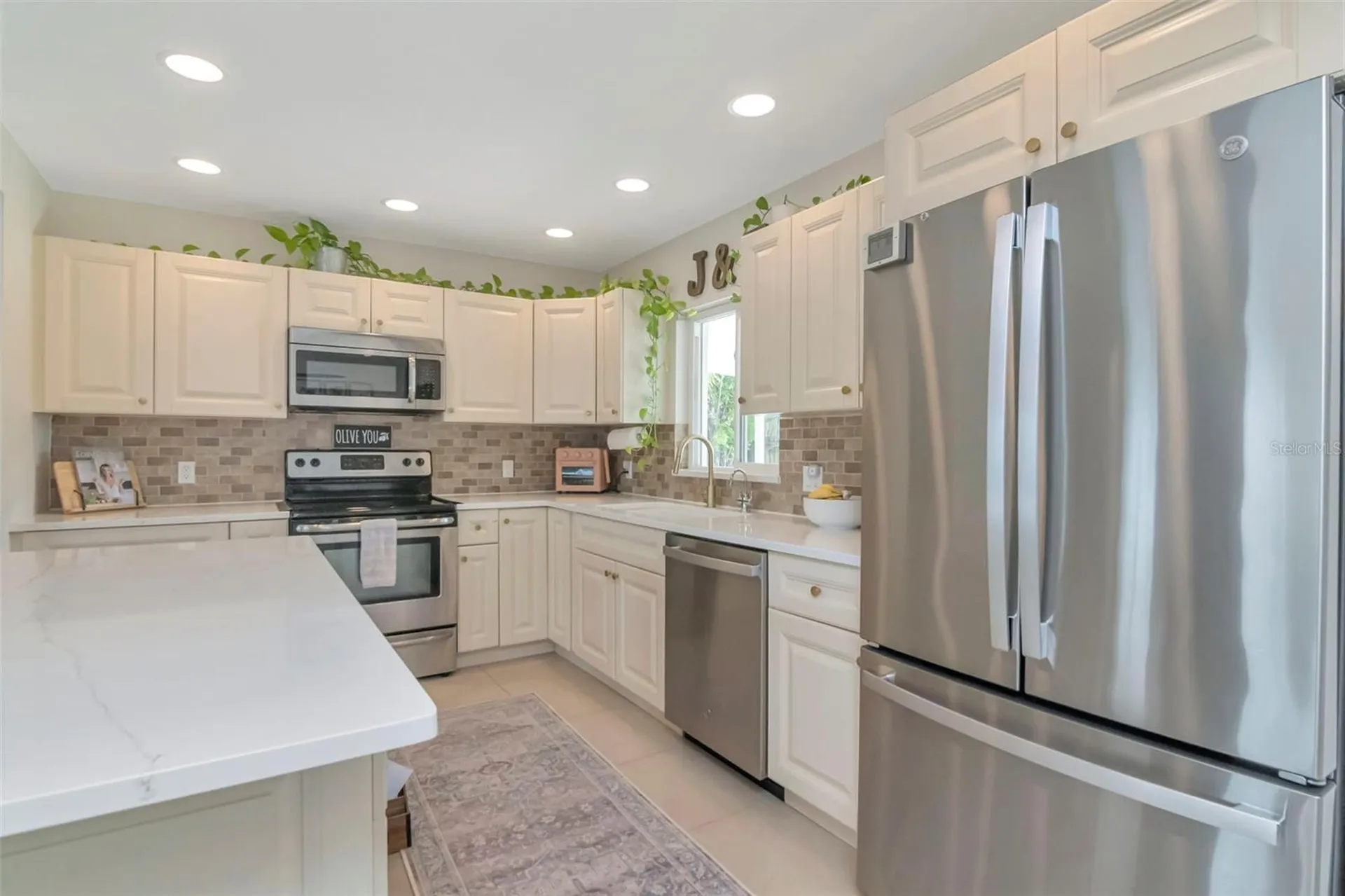 6468 17th Terrace N St Petersburg FL 33710