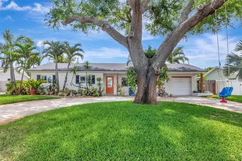 6468 17th Terrace N St Petersburg FL 33710